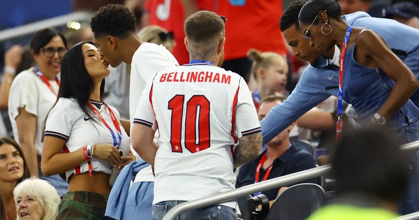 Mẹ Bellingham giúp con trai thoát được án phạt bị cấm trận bán kết Anh – Argentina: góc nhìn mới cho người chơi Việt - hình ảnh - hxlduzwbyt.top Mẹ Bellingham giúp con trai thoát được án phạt bị cấm trận bán kết Anh – Argentina: góc nhìn mới cho người chơi Việt - hình ảnh - hxlduzwbyt.top